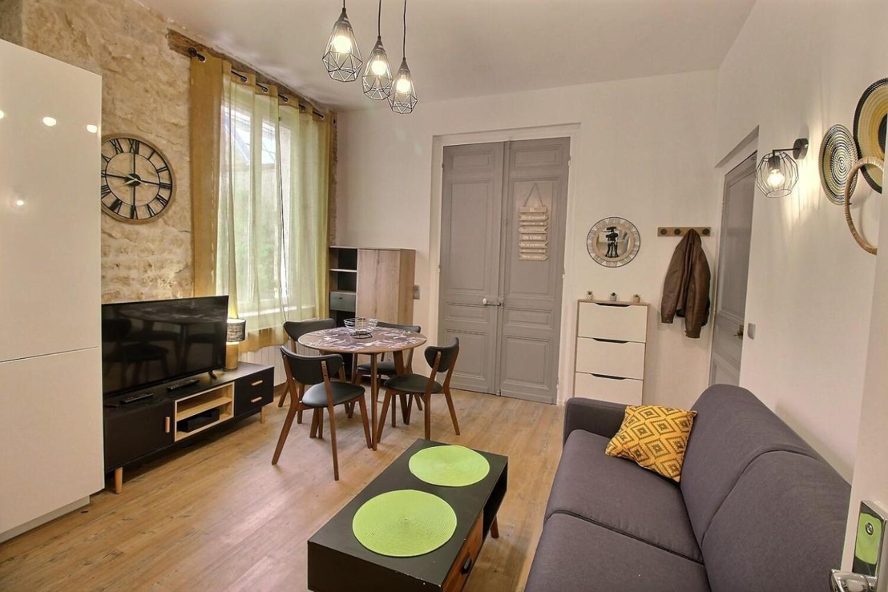Appartement De Charme Dans Immeuble Haussmannien Perigueux Exterior photo